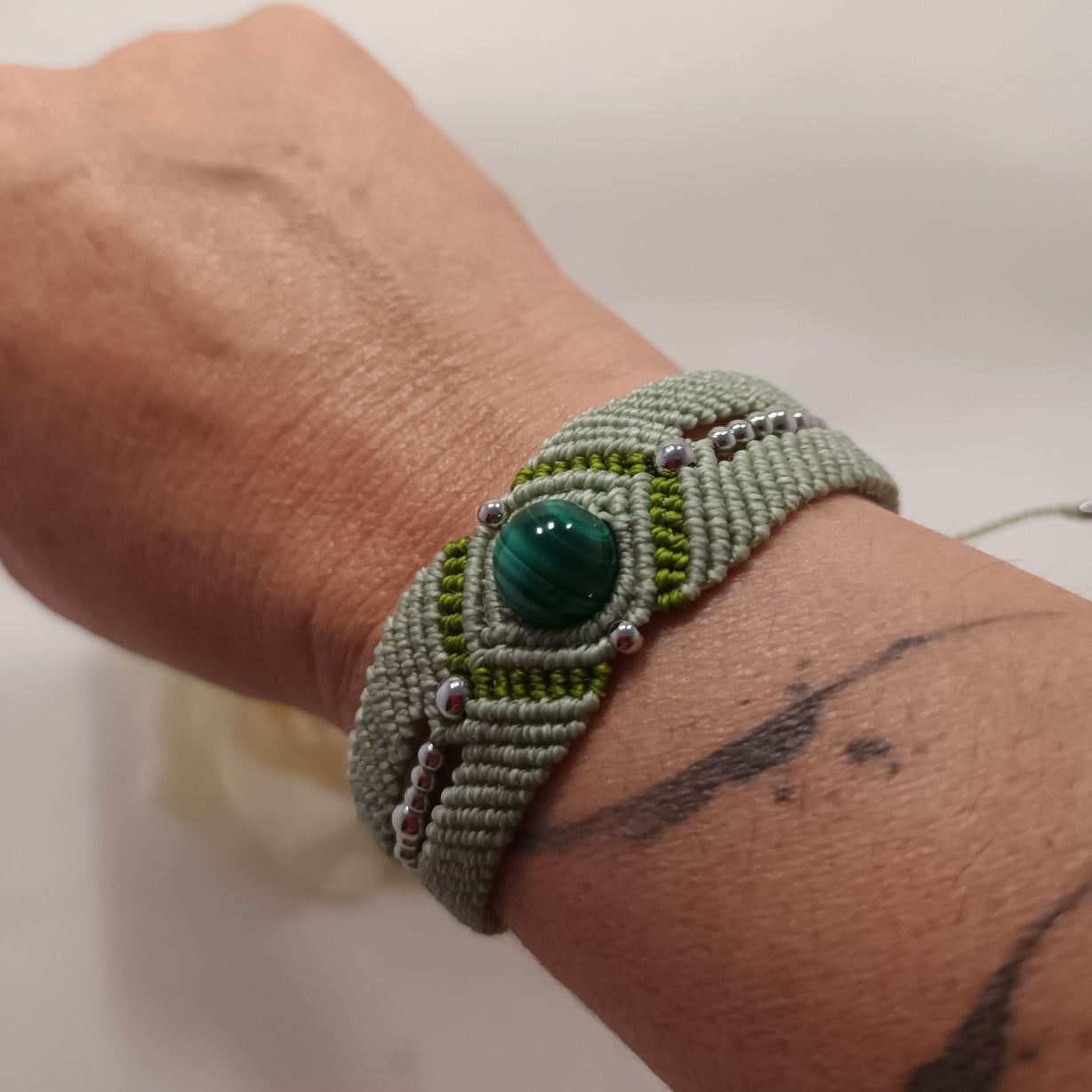 Bracelet malachite - micro‑macramé - réglable