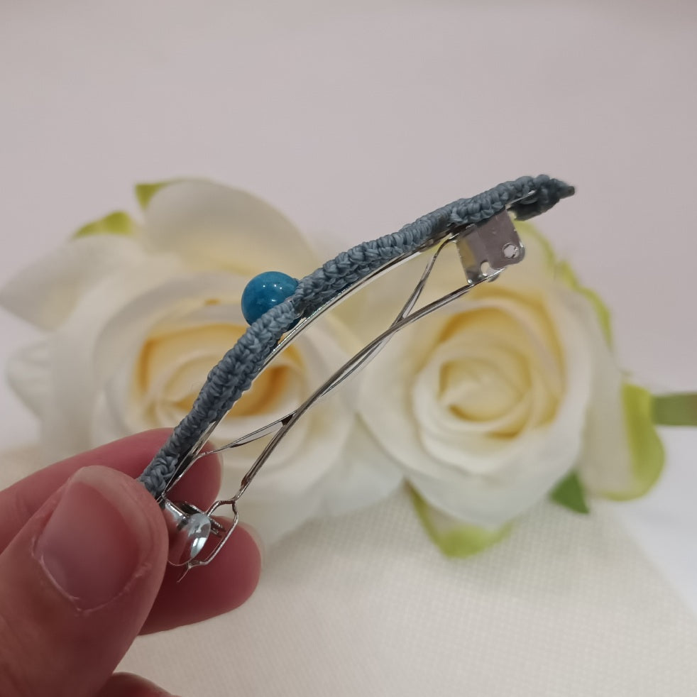 Barrette micro‑macramé & apatite bleue