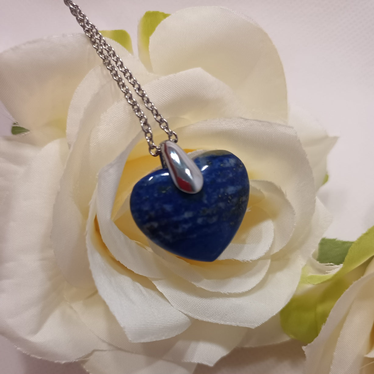 Pendentif cœur lapis‑lazuli - 2,3 × 2,4 cm - chaîne acier inox argent