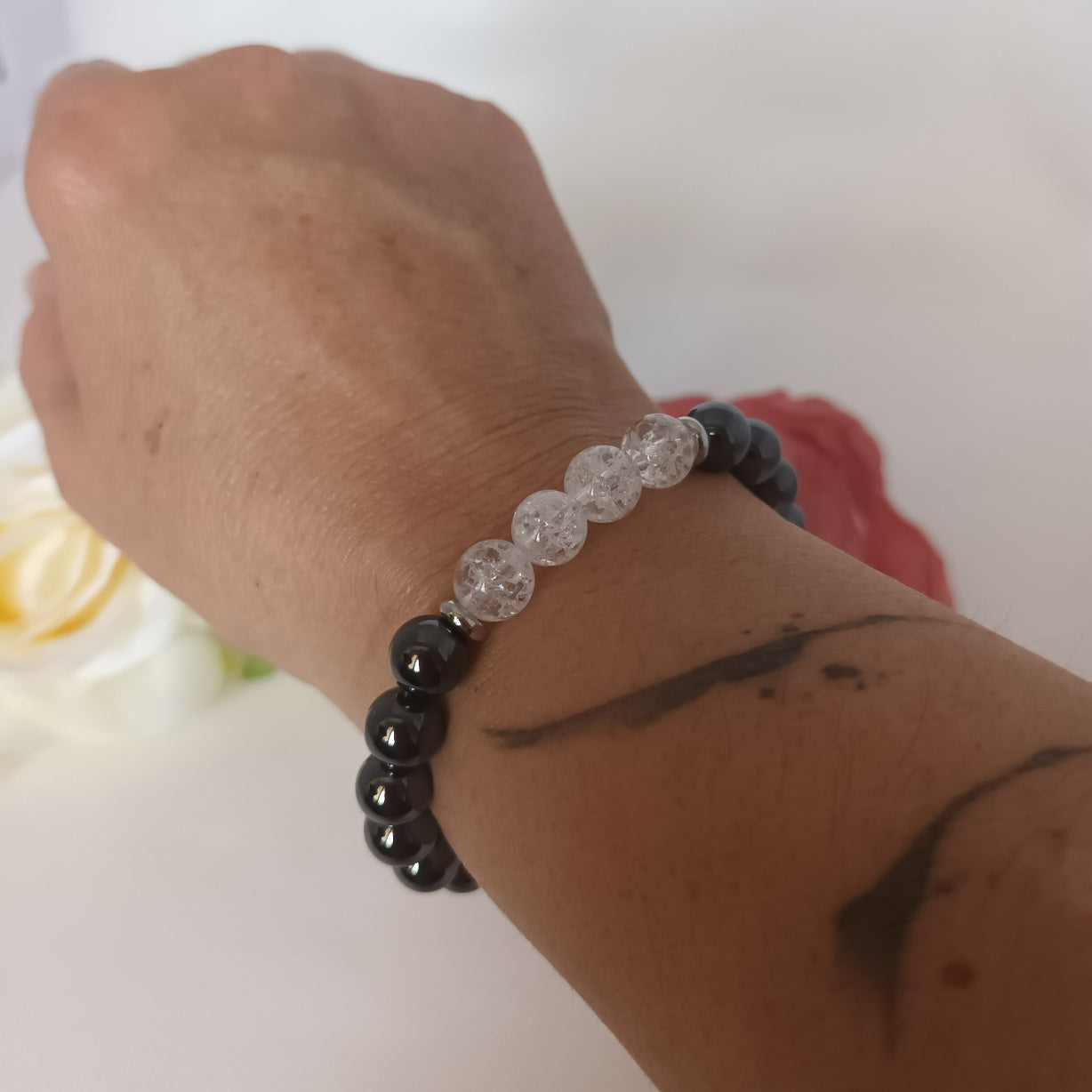 Bracelet hématite magnétique et cristal de roche 8 mm - perles acier inox - élastique 16 cm