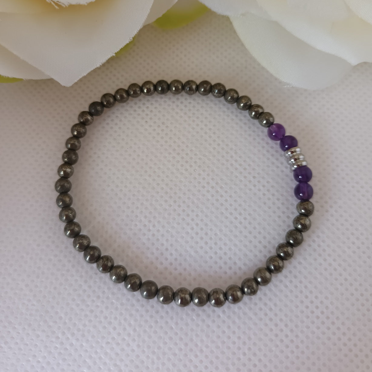 Bracelet pyrite et améthyste 4 mm - breloque acier inox - élastique 16 cm