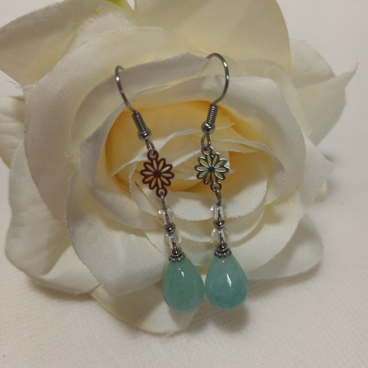 Boucles d’oreilles amazonite & cristal de roche - acier inoxydable - 6,3 × 1 cm