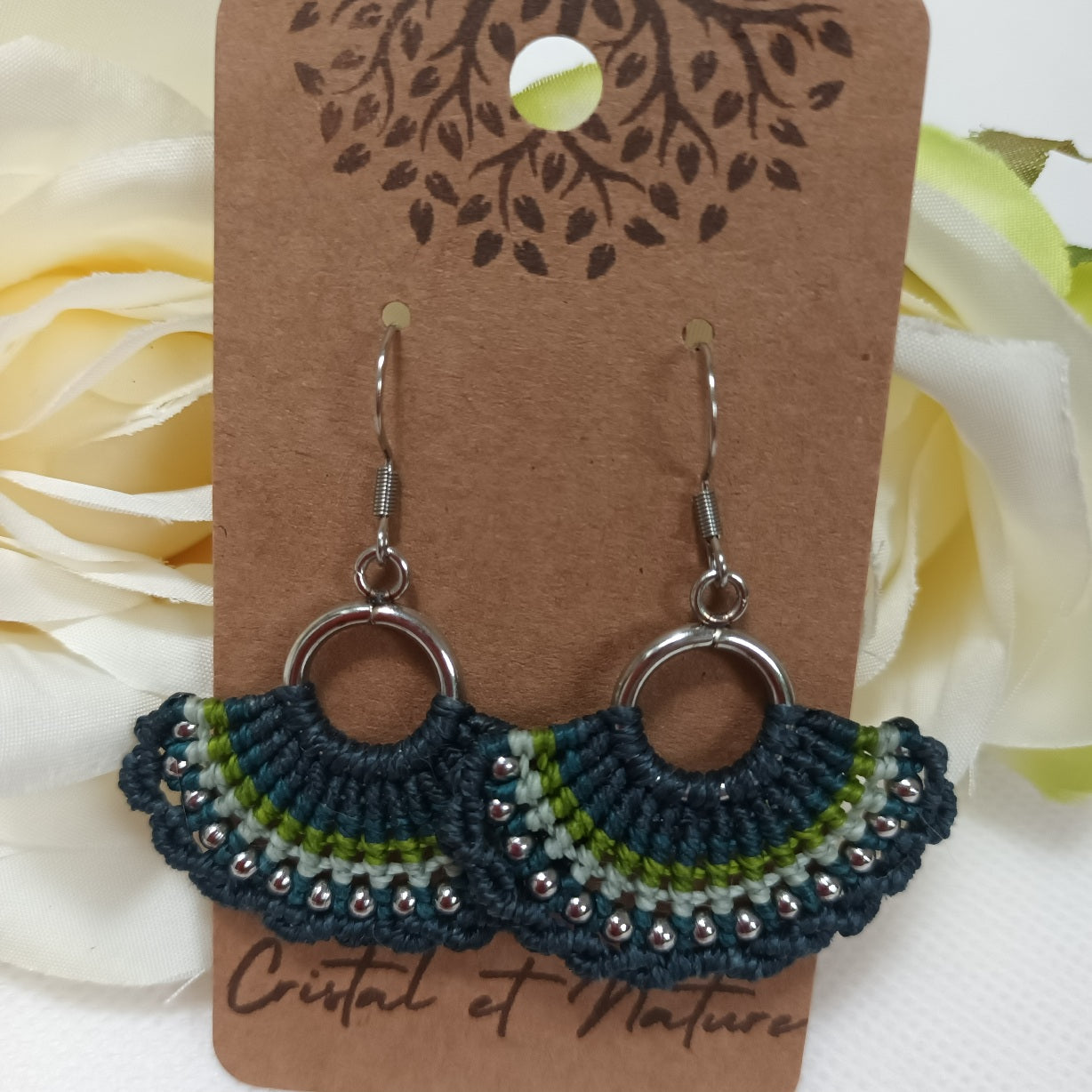 Boucles d’oreilles micro‑macramé - acier inoxydable - 5 × 4 cm