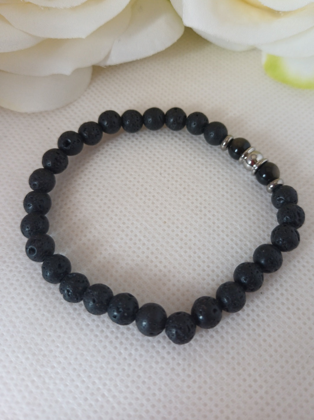 Bracelet pierre de lave et obsidienne dorée 6 mm - breloques acier inox - élastique 16 cm