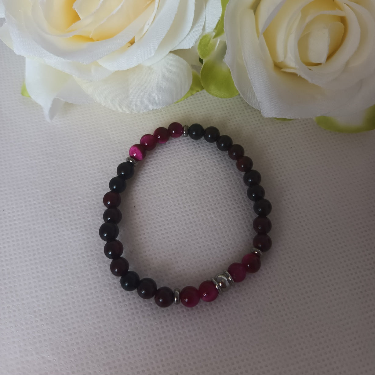 Bracelet bois et œil de tigre teinté rose 6 mm - perles acier inox - élastique 16 cm