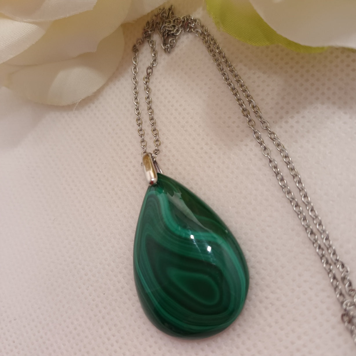 Pendentif malachite - 3,6 × 2,5 cm - chaîne acier inox argent