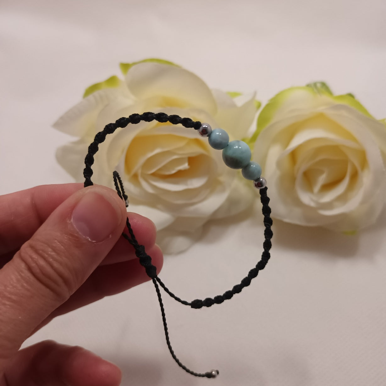 Bracelet larimar – perles 8 mm et 6 mm -  micro‑macramé – réglable