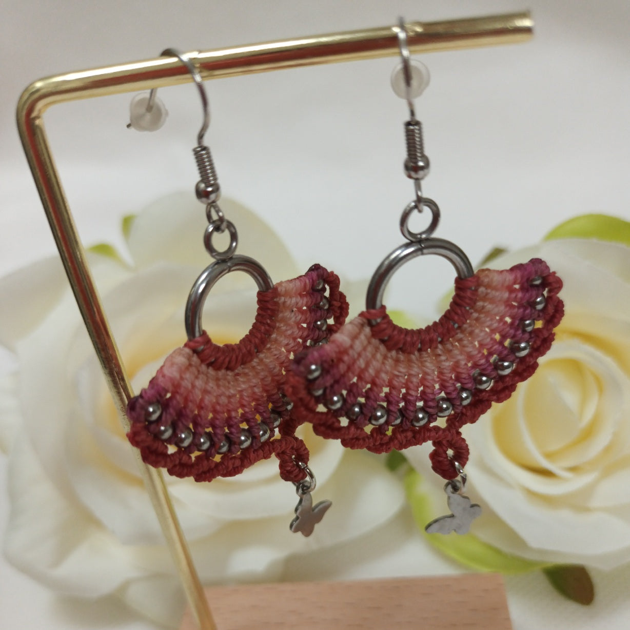 Boucles d’oreilles micro‑macramé - acier inoxydable - 7 × 3,8 cm