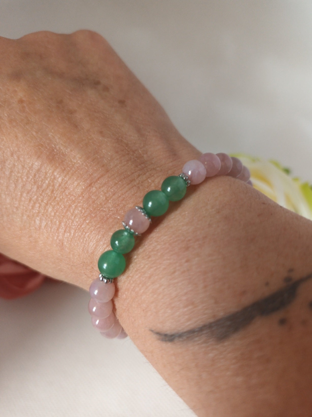 Bracelet quartz rose de Madagascar et aventurine verte 6 mm - breloques acier inox  élastique 15 cm