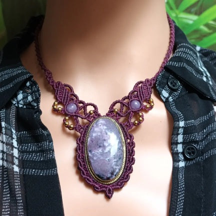 Collier charoïte & lépidolite - micro‑macramé - réglable