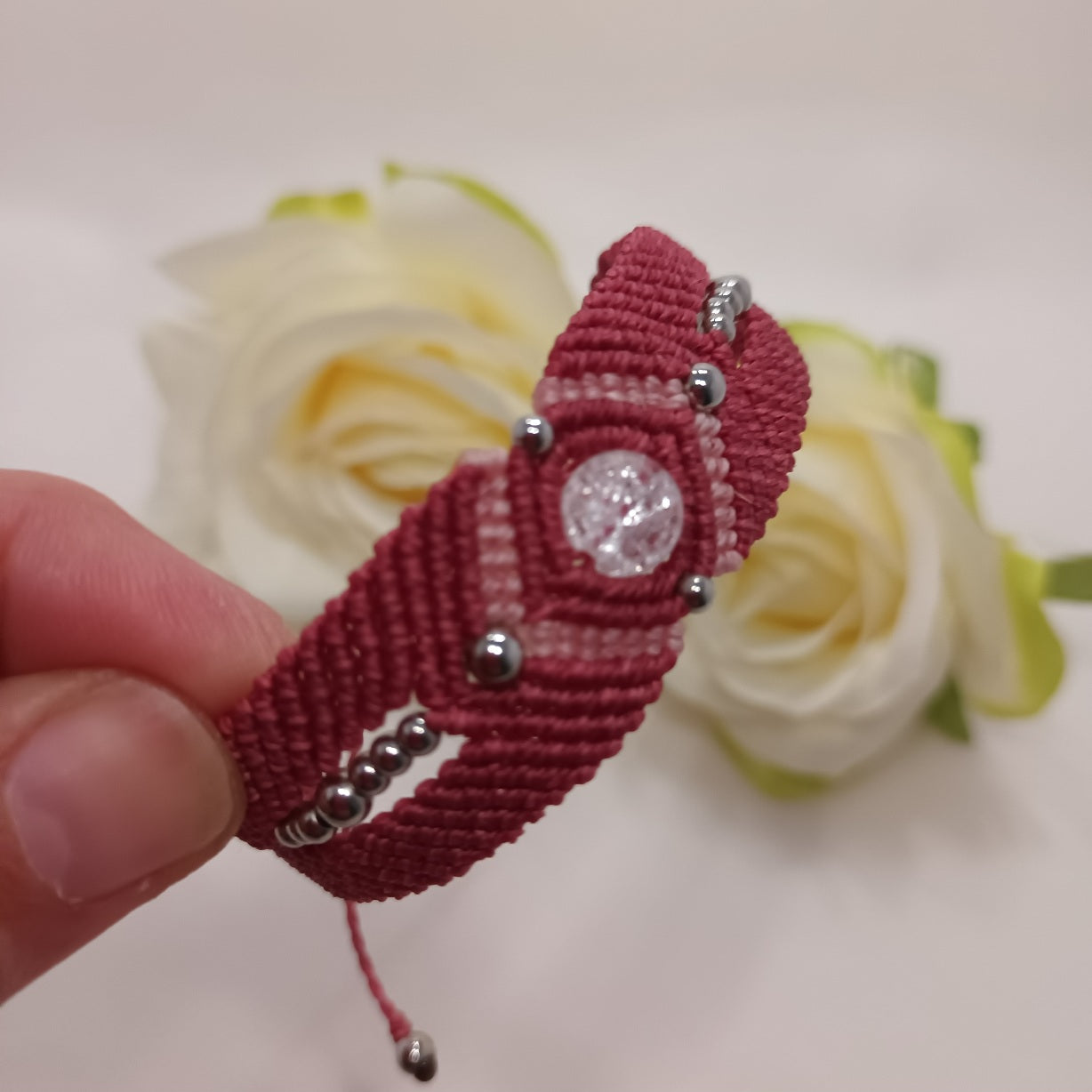 Bracelet cristal de roche - micro‑macramé - réglable