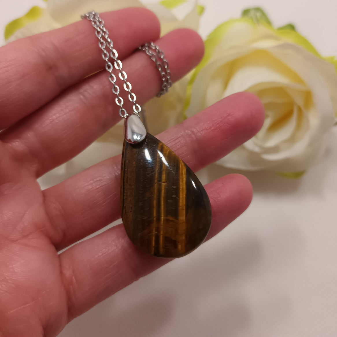 Pendentif œil de tigre - 4 × 2,7 cm - chaîne acier inox argenté
