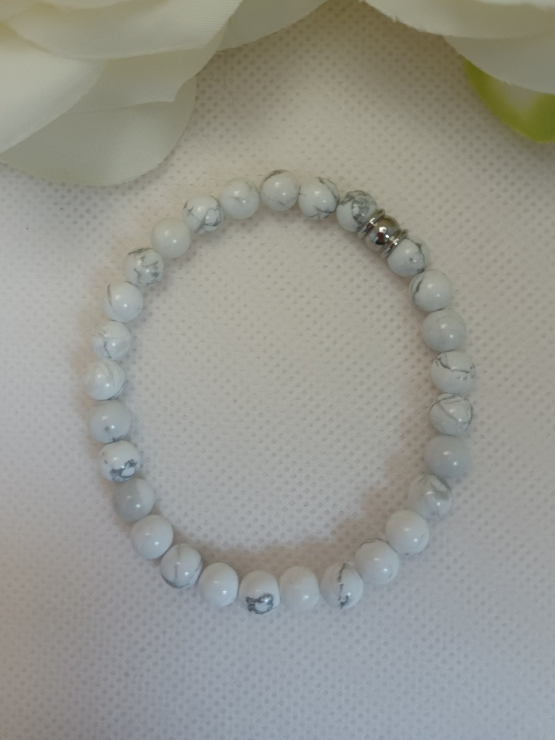 Bracelet howlite 6 mm - perle acier inox - élastique 16 cm