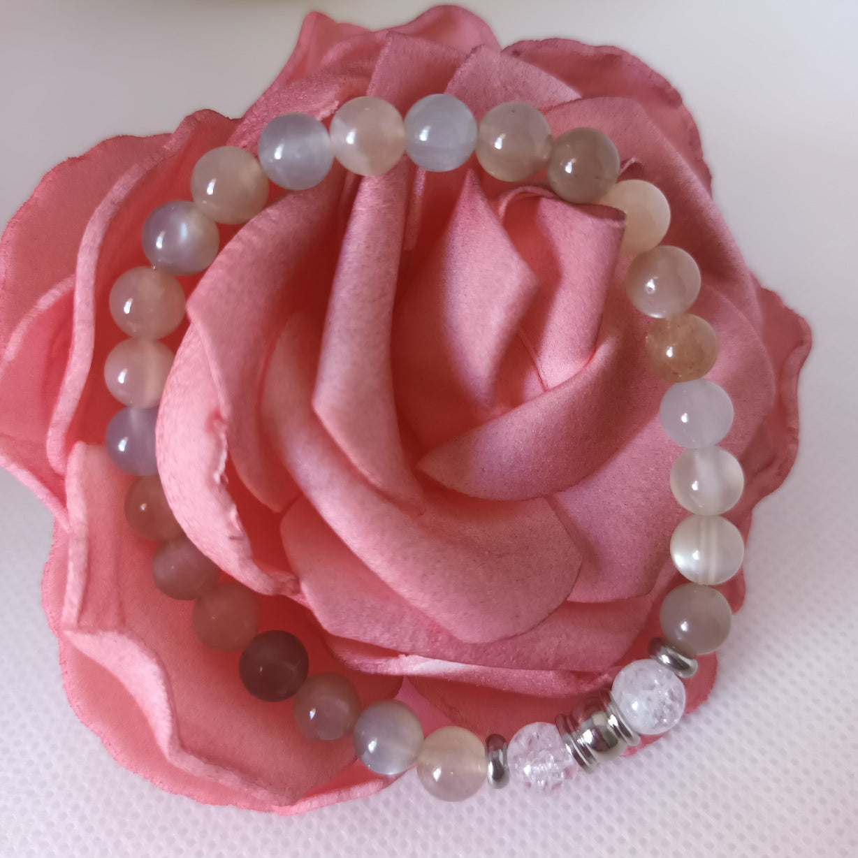 Bracelet pierre de lune multicolore et cristal de roche 6 mm - perles acier inox - élastique 15 cm