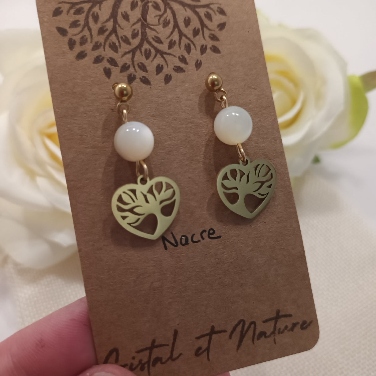 Boucles d’oreilles nacre - motif arbre de vie cœur - acier inoxydable - 3,4 × 1,5 cm